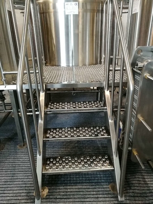 10BBL Brewhouse Large Scale Urządzenia do parzenia Półautomatyczny Panel sterowania