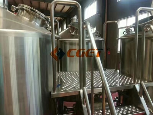 220V / 380V Wyposażenie minibrowarów Zakłady do produkcji piwa pod klucz Brewpub Systems