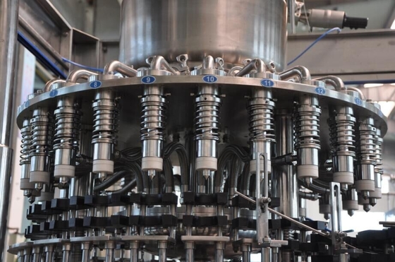 6000 BPH Automated Beverage Bottling Equipment Mycie Napełnianie maszyny zamykające